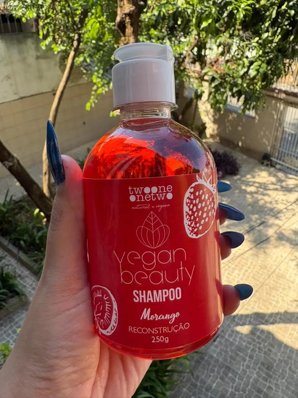 Shampoo Vegan Beauty Morango Reconstrução 250ml - Twoone Onetwo Natural Vegana